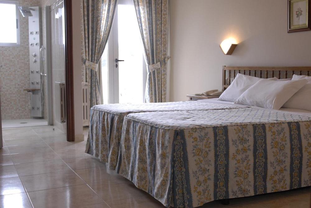 Hotel Troncoso 3*